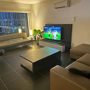 Apartment In Heart Of With Balcony View, Brussels